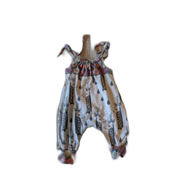 Stylin Sophie Giraffe Romper	Size 6-12 mo - Picture 3 of 4